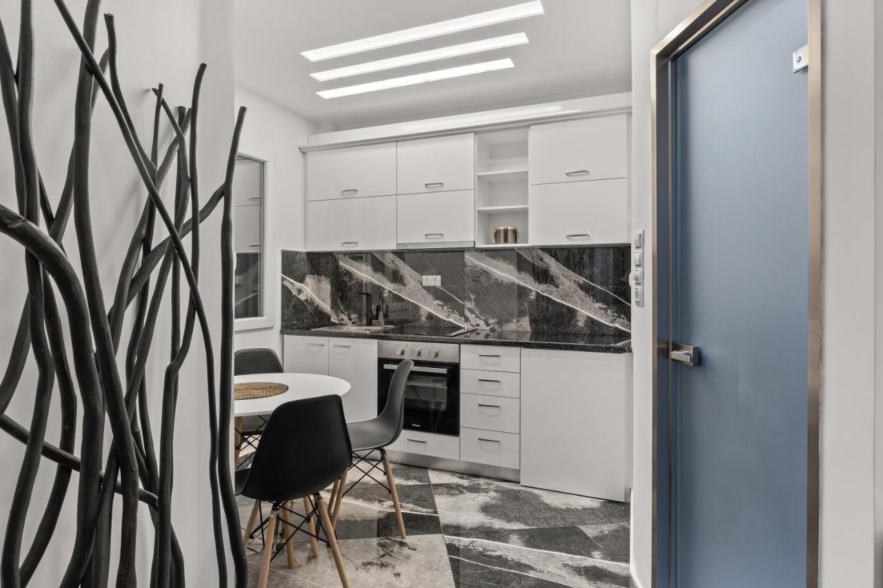 Hotel Warehouse Boutique & 4*